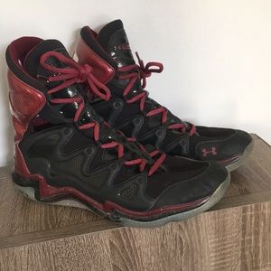Men’s UA Charge BB Basketball Shoes - Size 13